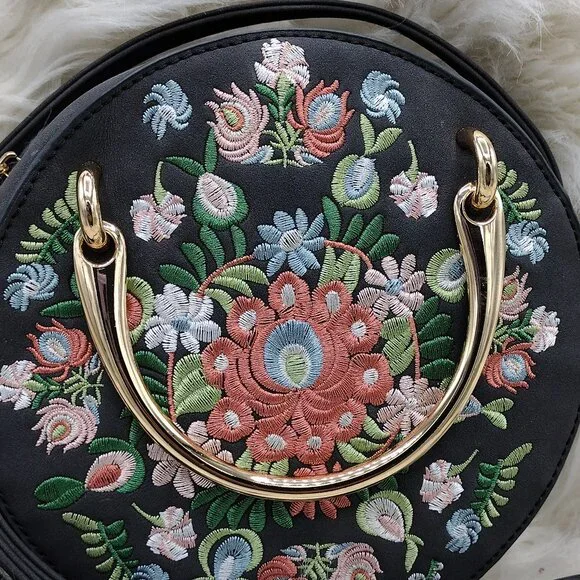 Round Black Embroidered Crossbody Bag – Boho Chic - Picture 7 of 11